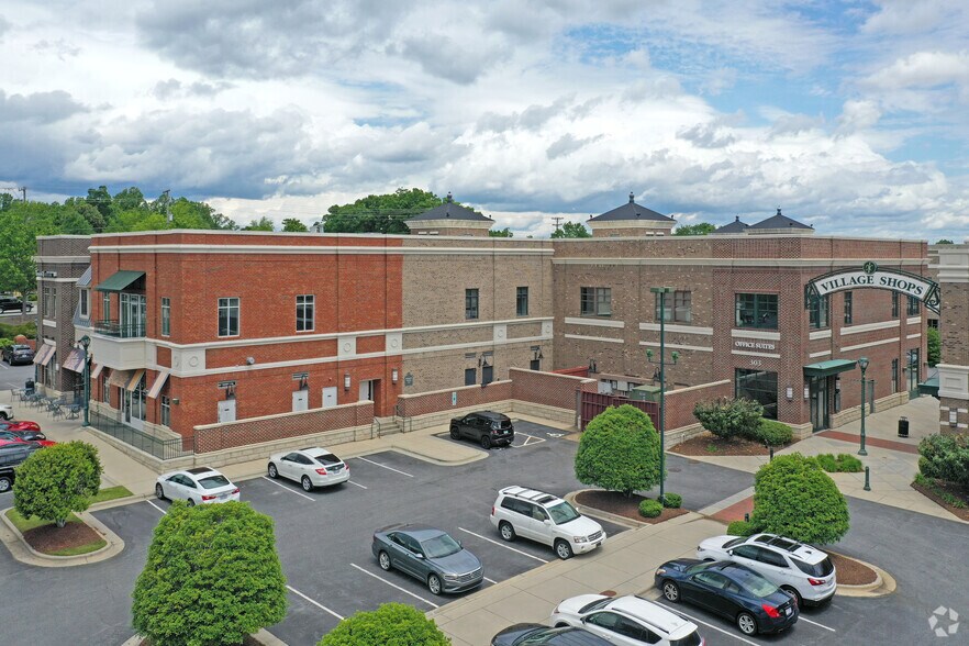 More Photos Of 309 Pisgah Church Rd, Greensboro Unknown For Lease