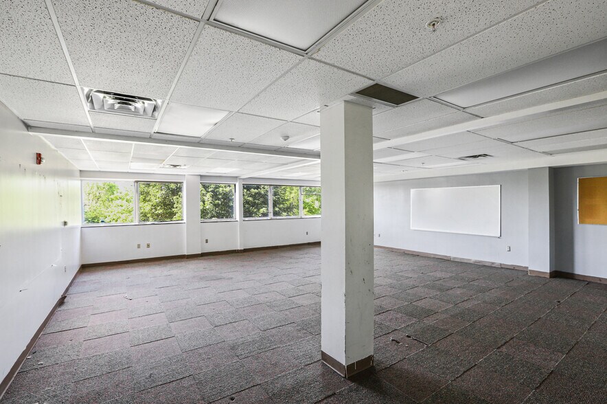 More Photos Of 184 Salem Ave, Dayton Office Residential For Lease