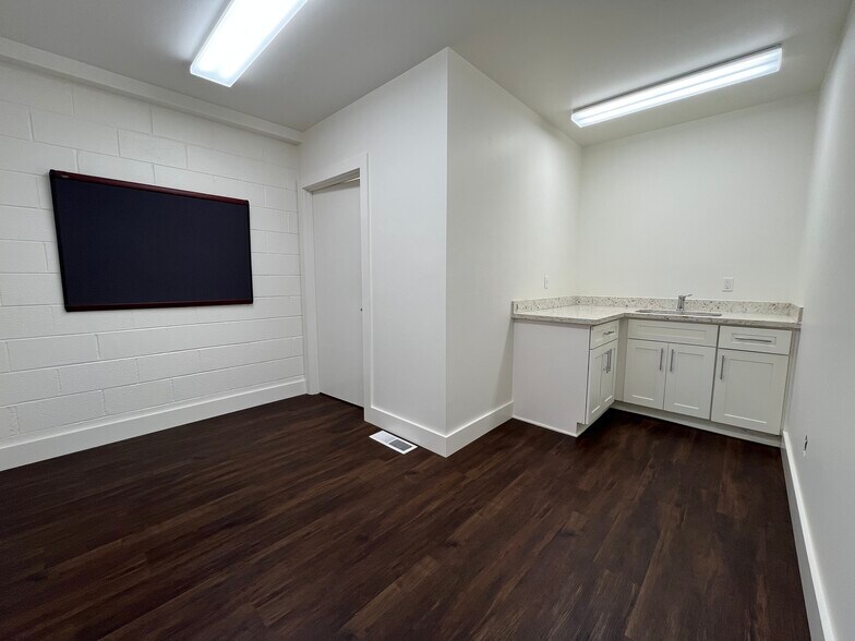 More Photos Of 11360-11370 San Pablo Ave, El Cerrito Medical For Lease