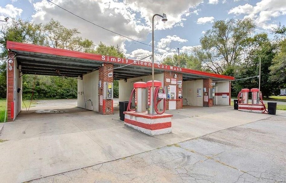 More Photos Of 520 Range Ln, Cahokia Carwash For Sale