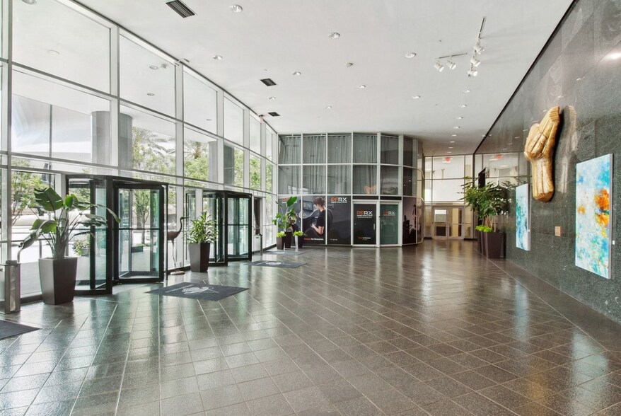 More Photos Of 1615 Poydras St, New Orleans Office For Lease
