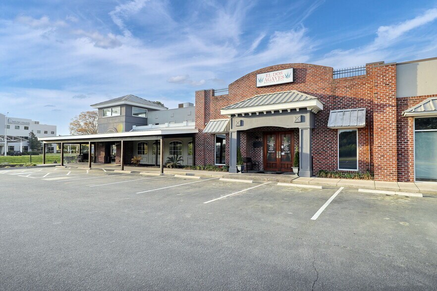 More Photos Of 1520 American Dr, Florence Freestanding For Sale