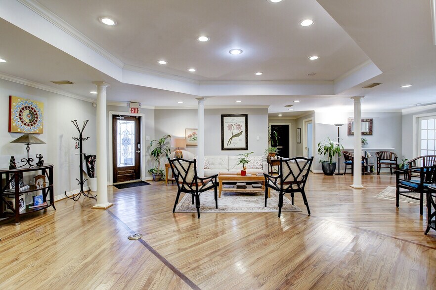 More Photos Of 4314 Yoakum Blvd, Houston Office For Sale