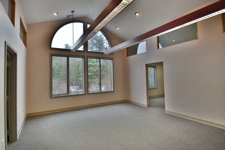 More Photos Of 1000 Main St, Acton Office For Lease