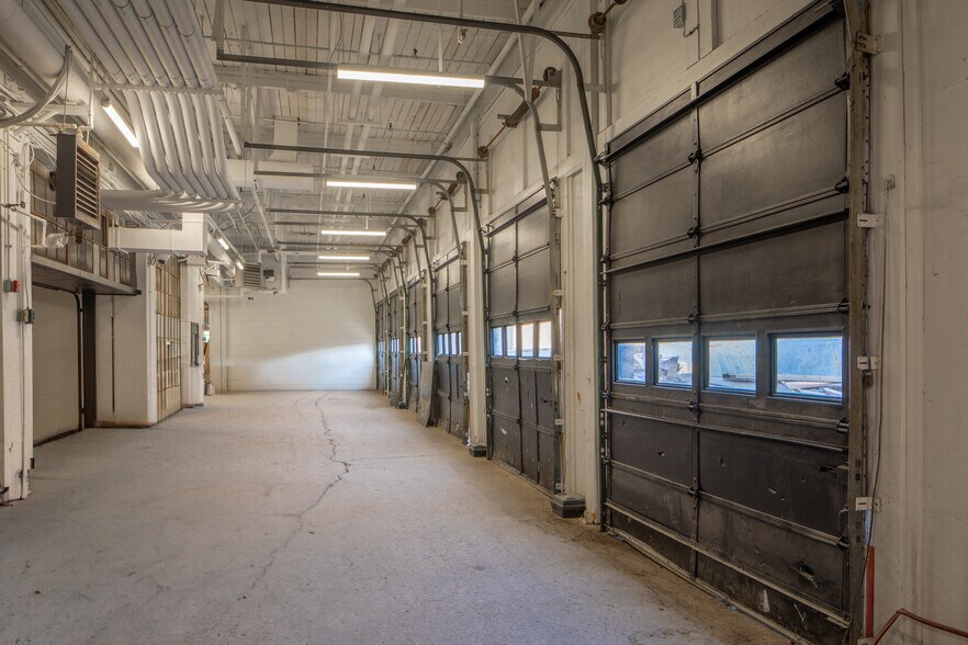 More Photos Of 1020-1090 N Capitol Ave, Indianapolis Loft Creative Space For Lease