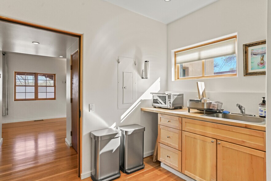 More Photos Of 103 S St Francis Dr, Santa Fe Medical For Sale