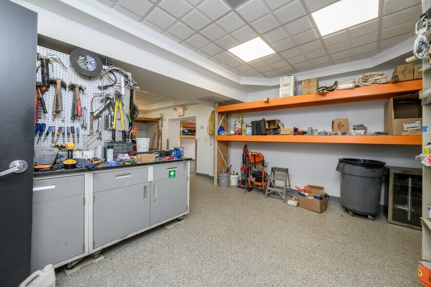 More Photos Of 1400 Union Ave, Union Beach Office For Sale