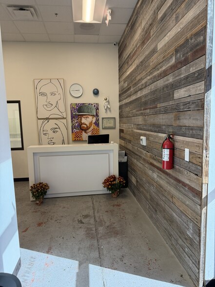 More Photos Of 1040 Mustang Dr, Grapevine General Retail For Lease