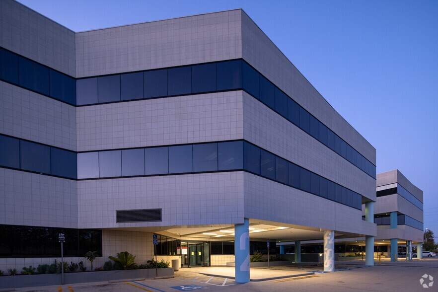 More Photos Of 6345 Balboa Blvd, Encino Office For Sale