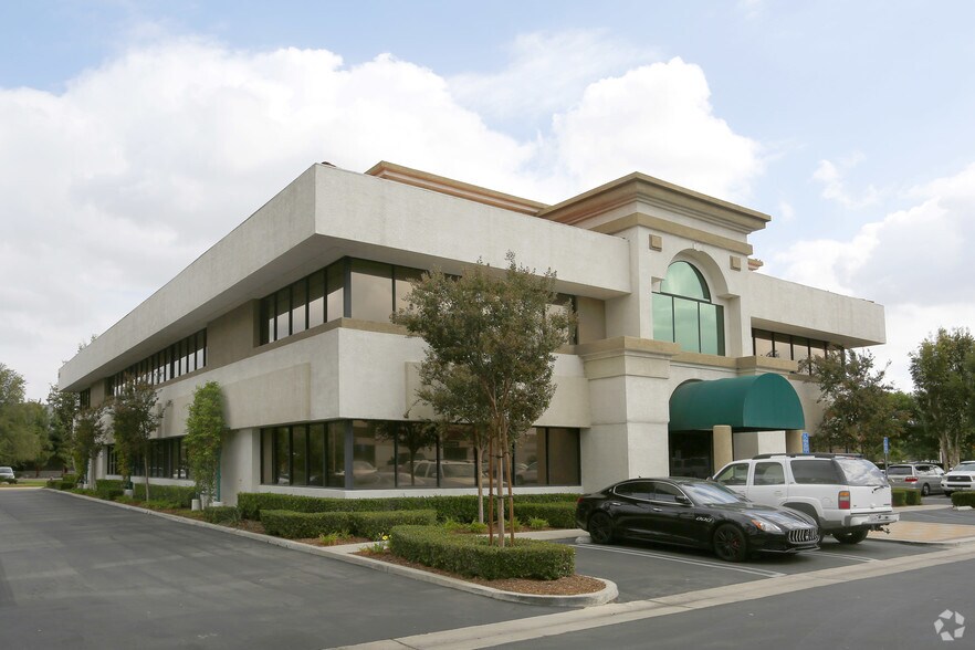 More Photos Of 250 E Rincon St, Corona Office For Lease