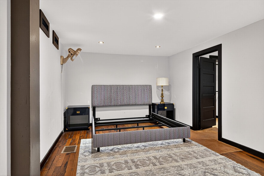 More Photos Of 614 High St, Comfort Storefront Retail Residential For Sale