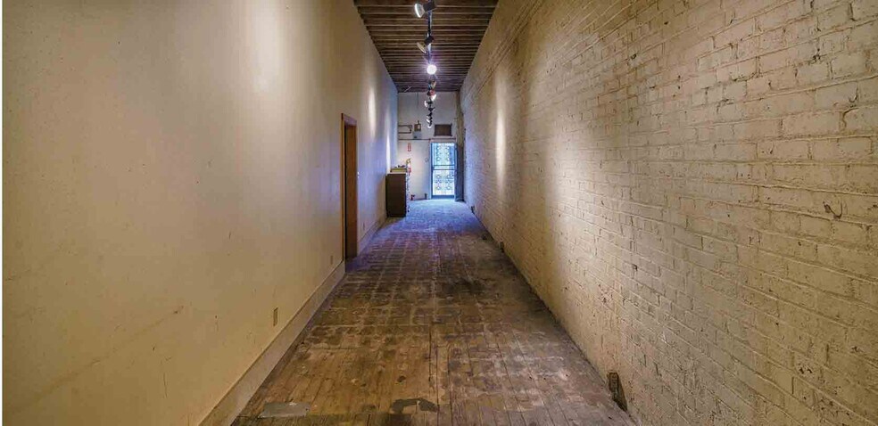 More Photos Of 491 S Main St, Memphis Storefront Retail Residential For Sale