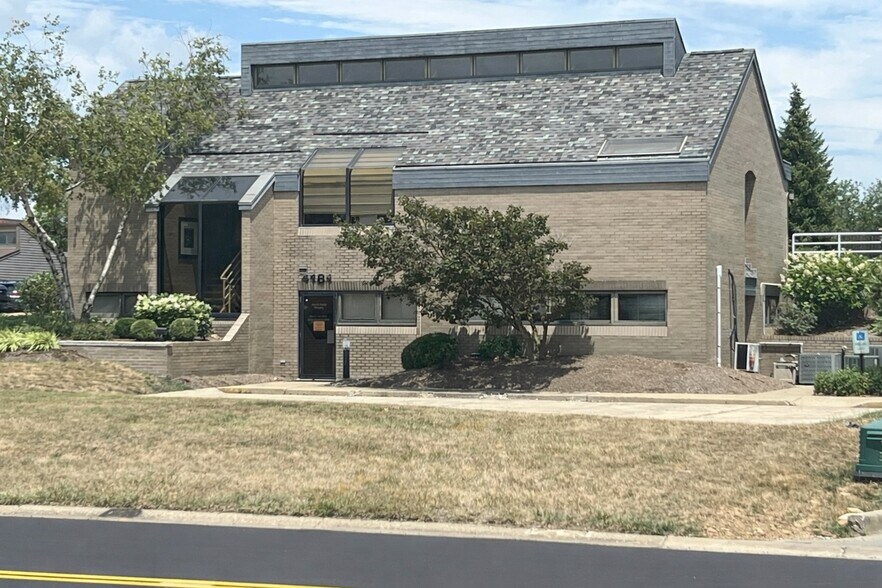 Primary Photo Of 4181 Holiday St NW, North Canton Medical For Lease