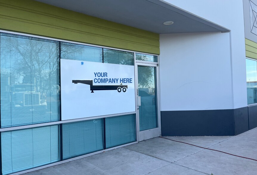 More Photos Of 5525 W Latham St, Phoenix Warehouse For Lease
