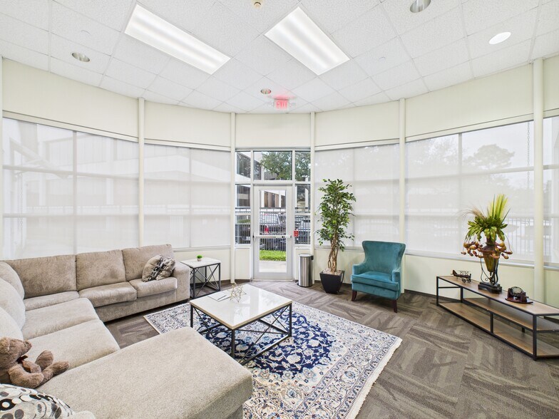 More Photos Of 2620 Tanglewilde St, Houston Medical For Sale