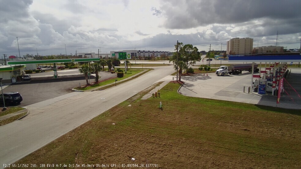 More Photos Of Park 82 Dr, Fort Myers Land For Sale