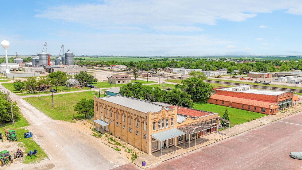 More Photos Of 112 W Davilla St, Granger General Retail For Sale