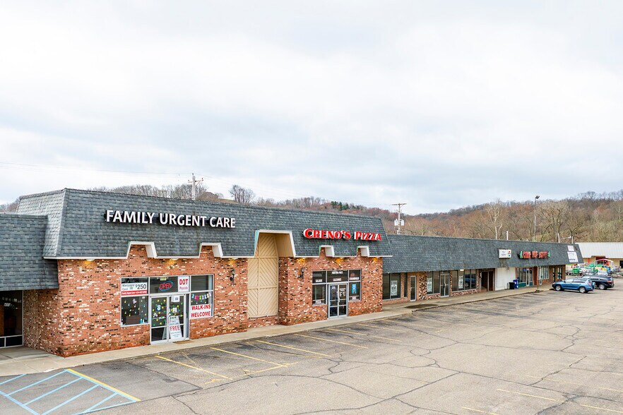 More Photos Of 300-499 Downtowner Plz, Coshocton General Retail For Sale