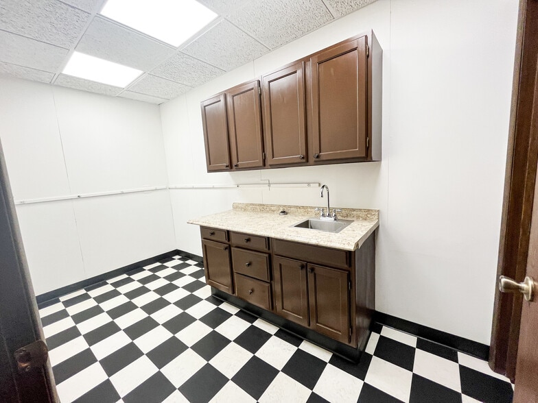 More Photos Of 5265 W Pierson Rd, Flushing Medical For Sale