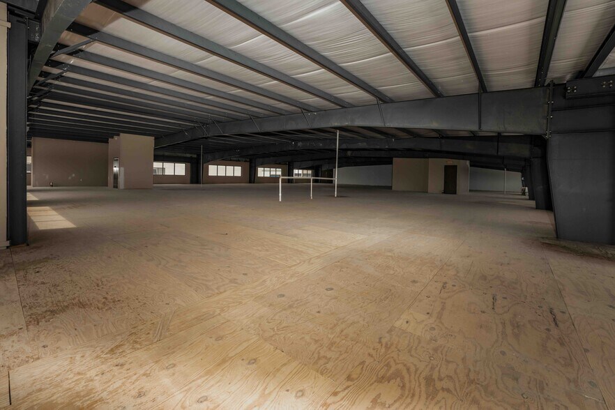 More Photos Of 5655 W Sam Houston Pky N, Houston Unknown For Lease