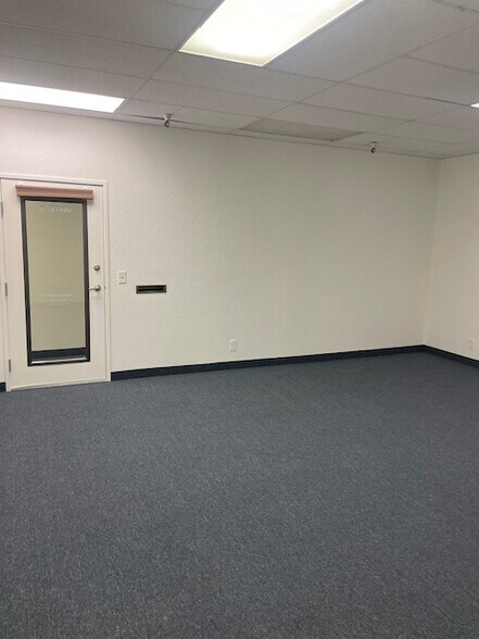 More Photos Of 9720-9880 W Peoria Ave, Peoria General Retail For Lease
