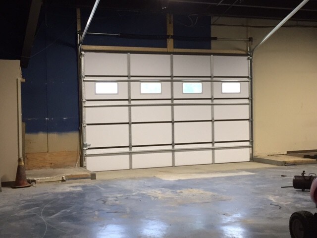 More Photos Of 6970 N Broadway St, Kansas City Showroom For Sale