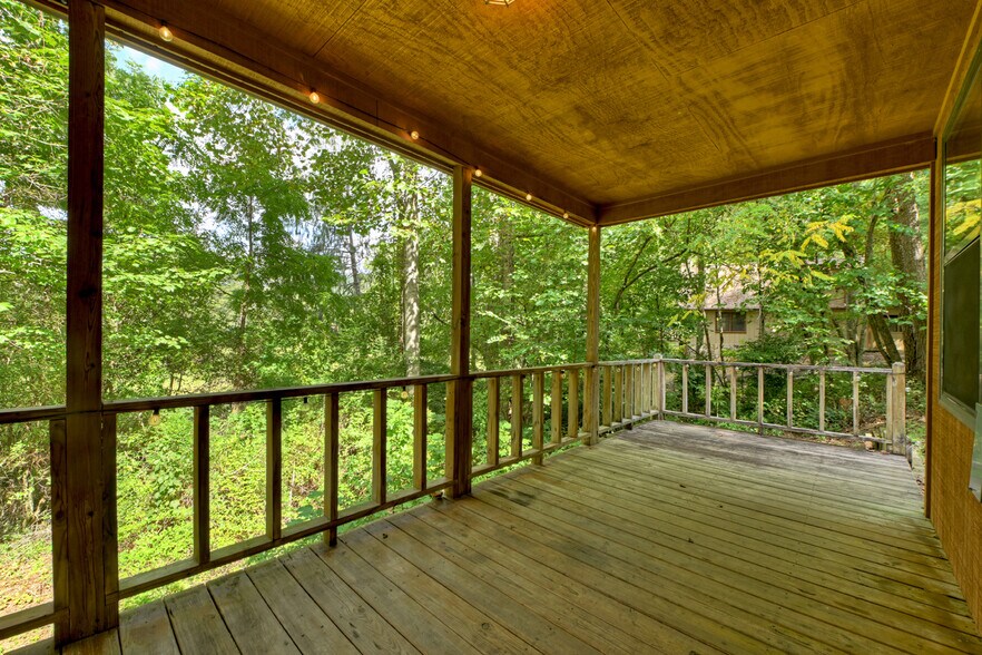 More Photos Of 77 Alpine Way, Blairsville Hotel For Sale