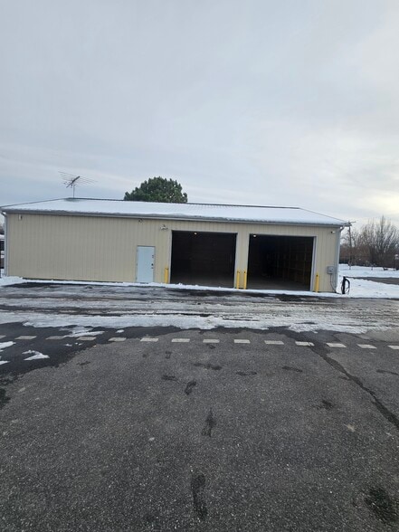 More Photos Of 1466 S Dupont Hwy, New Castle Warehouse For Lease