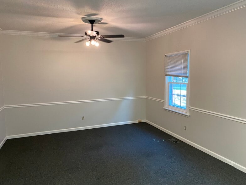 More Photos Of 699 W Woodbine Ave, Kirkwood Office Residential For Lease