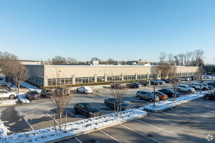 More Photos Of 576 Broadhollow Rd, Melville Office For Sale