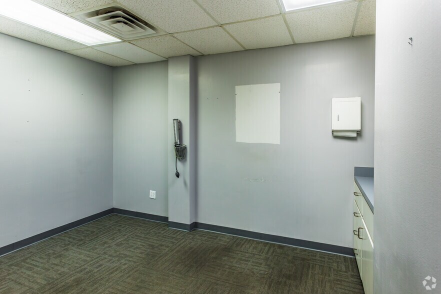 More Photos Of 11215 Hermitage Rd, Little Rock Medical For Sale