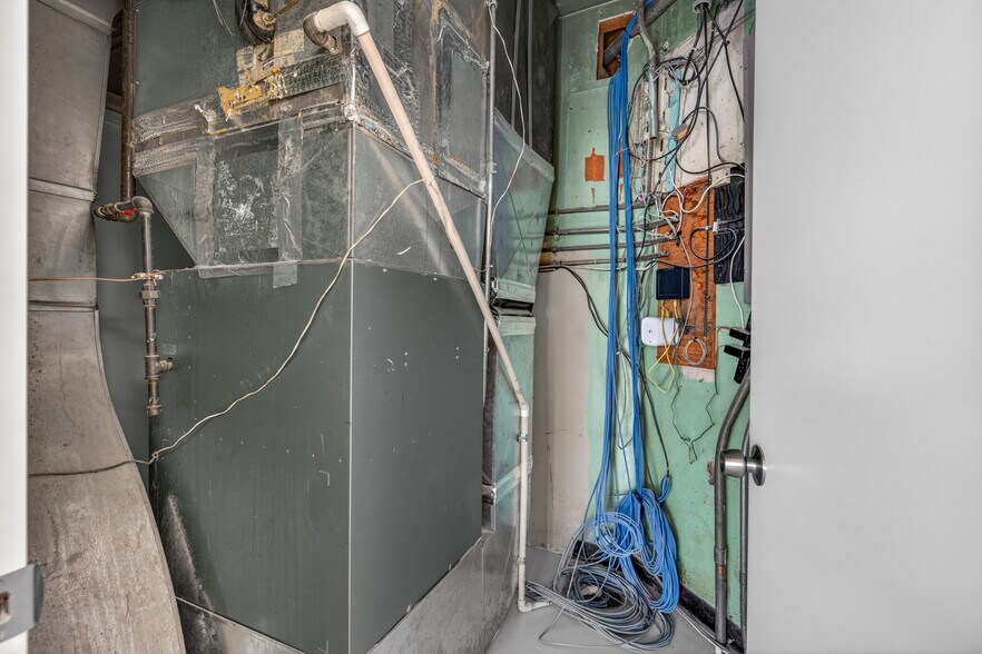 More Photos Of 619 Diagonal St, Clarkston Medical For Sale