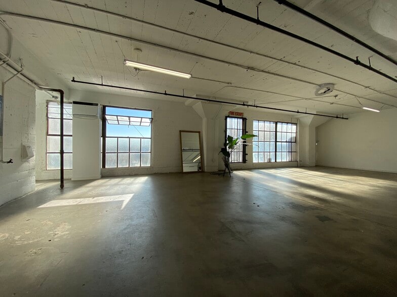 More Photos Of 1114 S Los Angeles St, Los Angeles Warehouse For Sale