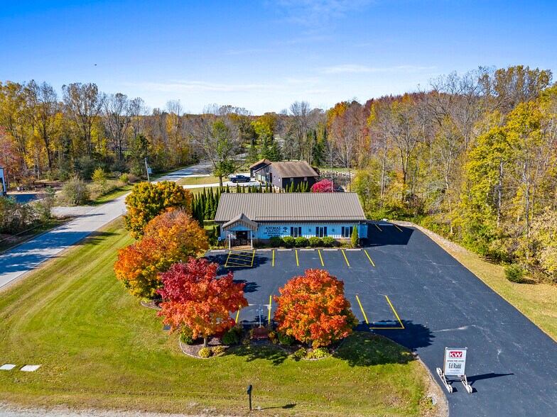 More Photos Of 14605 Velp Ave, Suamico Veterinarian Kennel For Lease