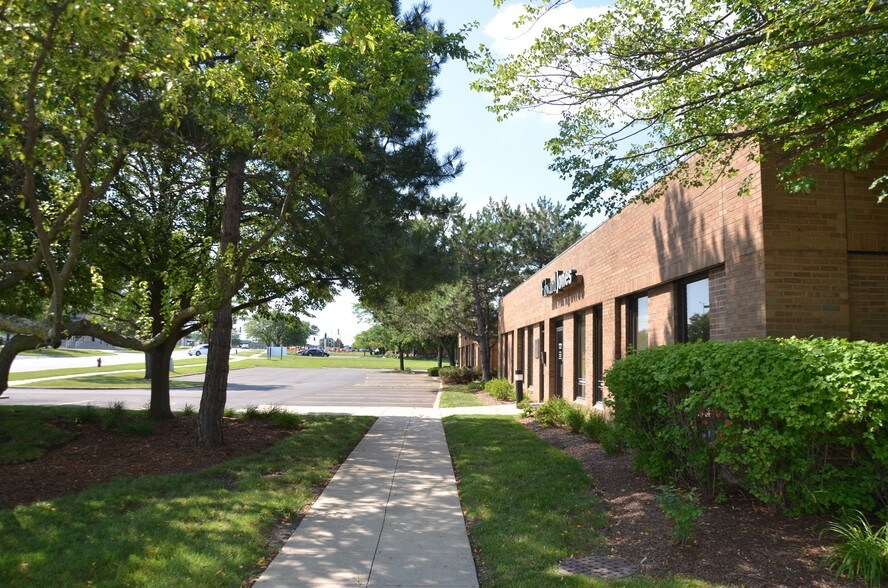 More Photos Of 4255 Westbrook Dr, Aurora Medical For Lease