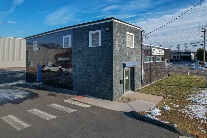 More Photos Of 180 Commerce Dr, Fairfield Auto Dealership For Sale