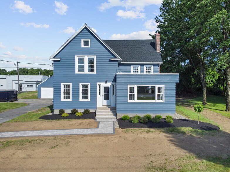 More Photos Of 267 Wolf Rd, Latham Office For Lease