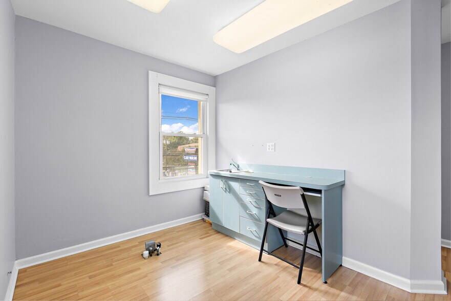 More Photos Of 197 S Washington Ave, Bergenfield Medical For Sale