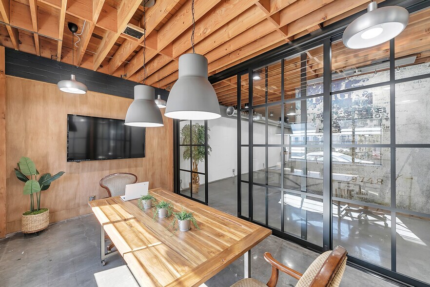 More Photos Of 5055 Exposition Blvd, Los Angeles Loft Creative Space For Lease