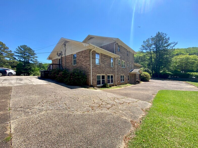 More Photos Of 1900 Indian Lake Dr, Birmingham Office For Sale