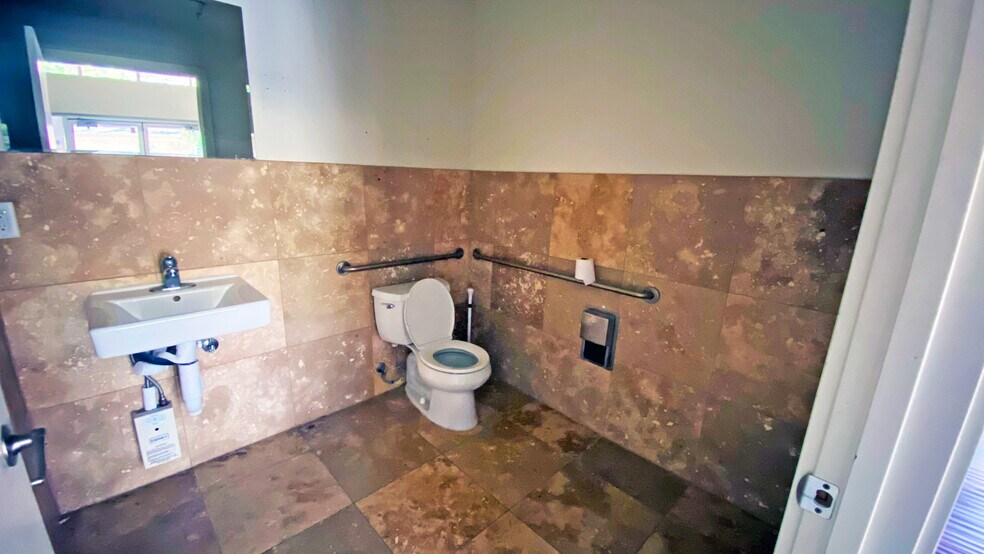 More Photos Of 2030 N Pacific Ave, Santa Cruz Apartments For Sale