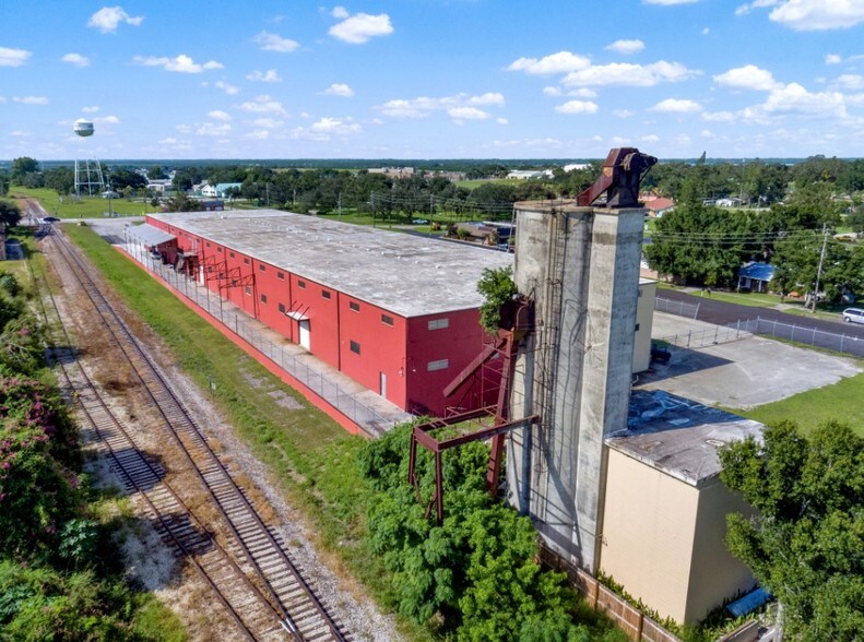 More Photos Of 110-112 W Interlake Blvd, Lake Placid Warehouse For Sale