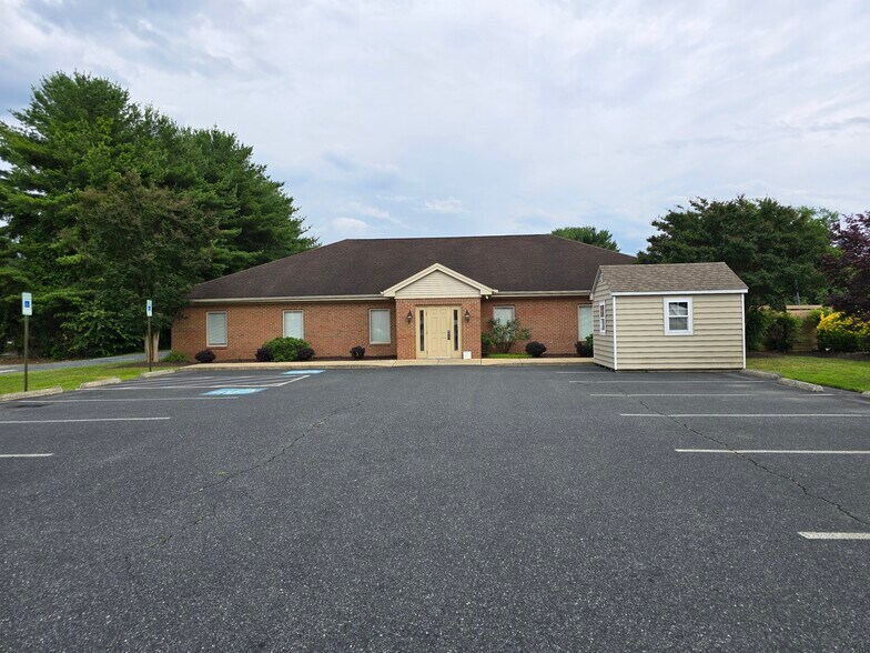 Primary Photo Of 1208 Pemberton Dr, Salisbury Healthcare For Sale