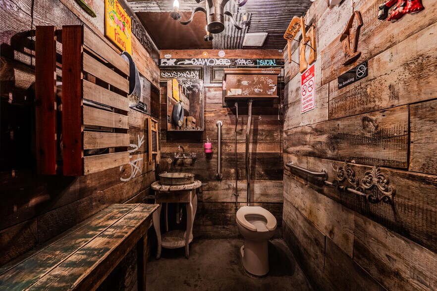 More Photos Of 3713 30th Ave, Long Island City Apartments For Lease