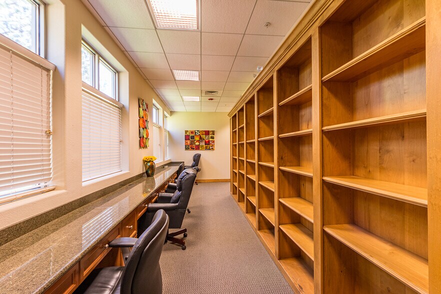 More Photos Of 8040 Southpark Ln, Littleton Office For Lease