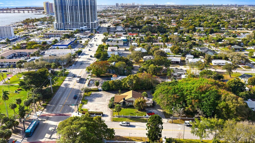 More Photos Of U.S. 1 @ Park Avenue, Lake Park Land For Sale