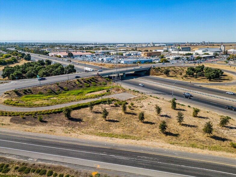 More Photos Of 2120 Freeway Dr, Woodland Land For Sale