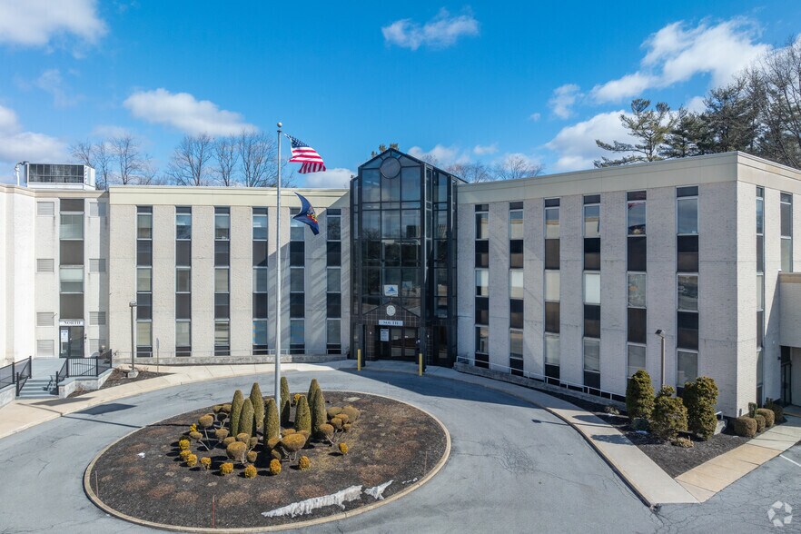 More Photos Of 20 Erford Rd, Lemoyne Medical For Lease