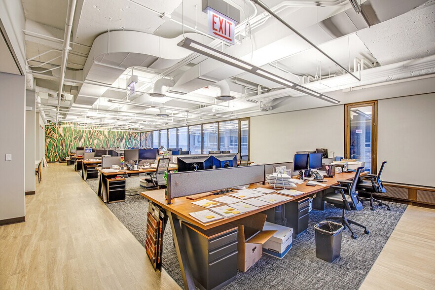 More Photos Of 55 W Wacker Dr, Chicago Business Park For Sale