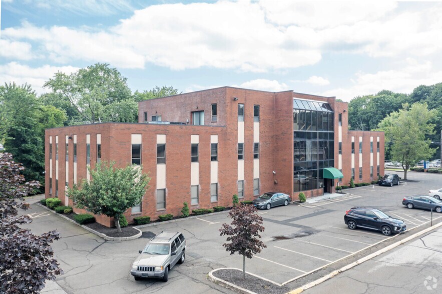 More Photos Of 131 West St, Danbury Office For Lease